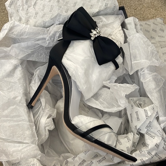 Badgley Mischka Fran Bow Ankle Strap Sandal.Black - Picture 7 of 9